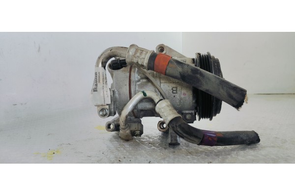 Recambio de compresor aire acondicionado para toyota yaris 1.5 i 112 referencia OEM IAM 4472502500  