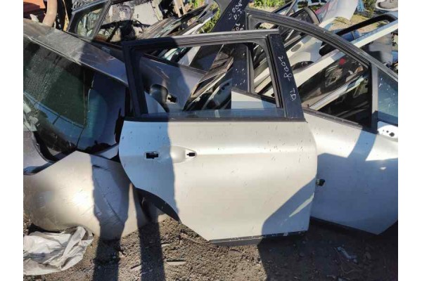 Recambio de puerta trasera derecha para peugeot 2008 (--.2013) 1.2 i turbo 130 referencia OEM IAM   