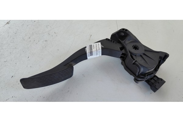 Recambio de potenciometro pedal para opel astra j lim. 1.7 16v cdti referencia OEM IAM 13252704  