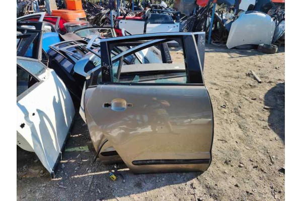 Recambio de puerta trasera derecha para peugeot 3008 1.6 hdi 110 fap referencia OEM IAM   
