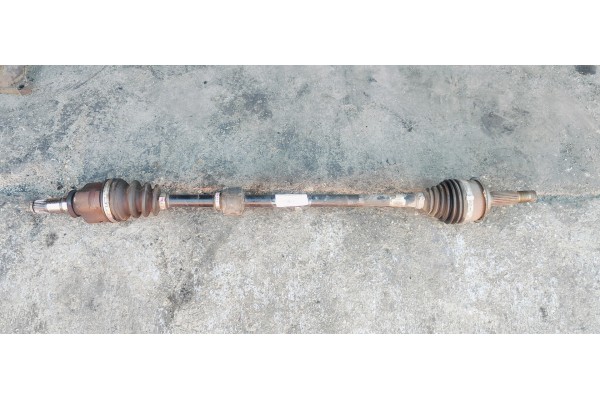 Recambio de transmision delantera derecha para toyota yaris 1.0 i 68 referencia OEM IAM   