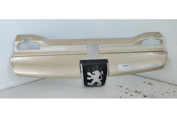 Recambio de rejilla delantera para peugeot 407 premium referencia OEM IAM 9616258477  