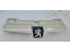 Recambio de rejilla delantera para peugeot 407 premium referencia OEM IAM 9616258477  