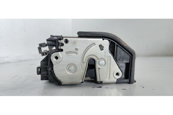 Recambio de cerradura puerta trasera izquierda para bmw serie 5 berlina (e60) 525d referencia OEM IAM   