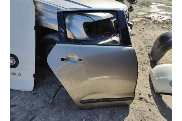 Recambio de puerta trasera derecha para peugeot 3008 1.6 hdi 110 fap referencia OEM IAM   