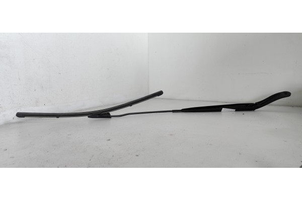 Recambio de brazo limpia delantero derecho para toyota proace 2.0 turbodiesel cat referencia OEM IAM   