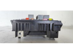 Recambio de caja reles / fusibles para opel astra j lim. 1.7 16v cdti referencia OEM IAM 13318782  