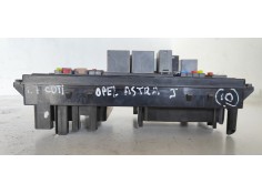 Recambio de caja reles / fusibles para opel astra j lim. 1.7 16v cdti referencia OEM IAM 13318782  