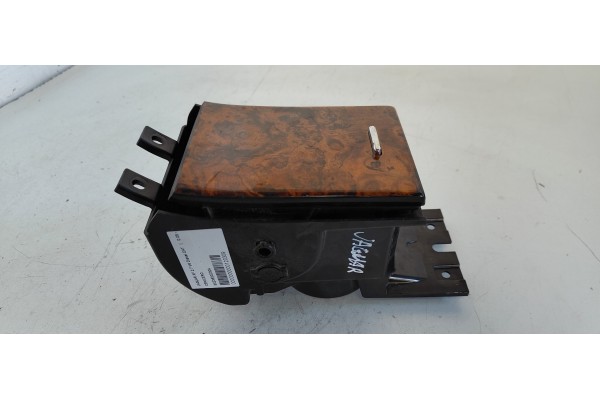 Recambio de cenicero para jaguar xf 2.7 v6 diesel luxury referencia OEM IAM 8X23600D00A  