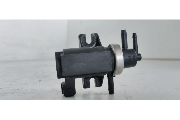 Recambio de valvula aire adicional para volkswagen passat berlina (3b3) advance 4motion referencia OEM IAM 1H0906677  