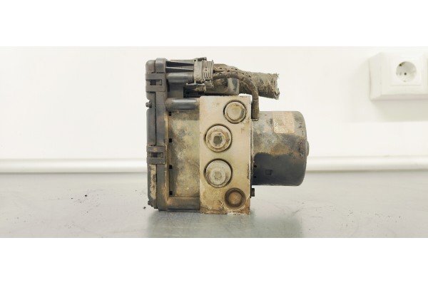 Recambio de abs para chrysler voyager (rg) referencia OEM IAM 04686702AA  