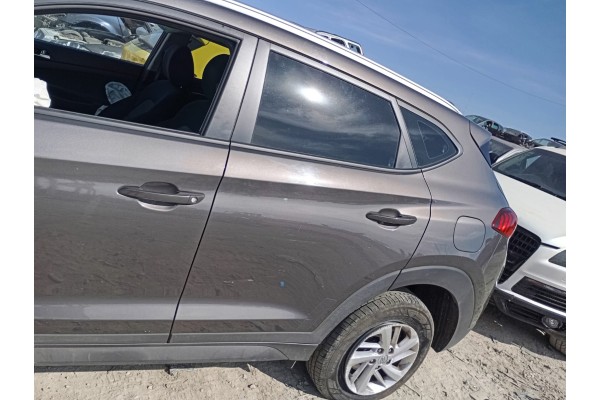 Recambio de puerta trasera izquierda para hyundai tucson sle 2wd referencia OEM IAM   