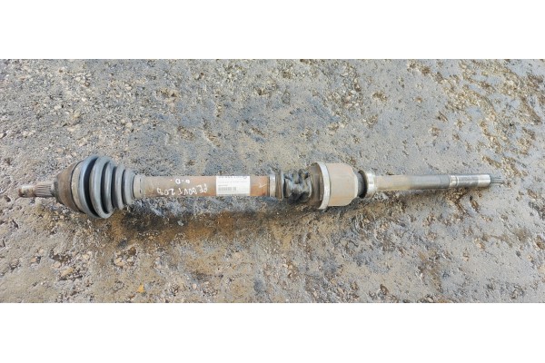 Recambio de transmision delantera derecha para peugeot 208 1.6 hdi 100 fap referencia OEM IAM 9656135080  