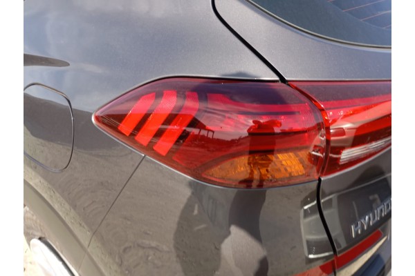 Recambio de piloto trasero izquierdo para hyundai tucson sle 2wd referencia OEM IAM   