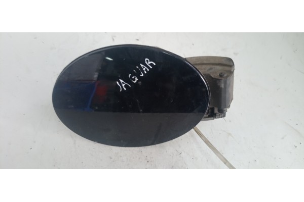 Recambio de tapa exterior combustible para jaguar f-pace 2.0 diesel cat referencia OEM IAM HX8327936  