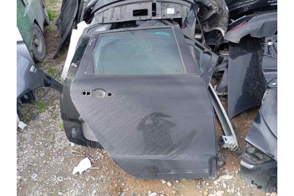 Recambio de puerta trasera derecha para renault scenic iii 1.6dci 130 fap referencia OEM IAM   