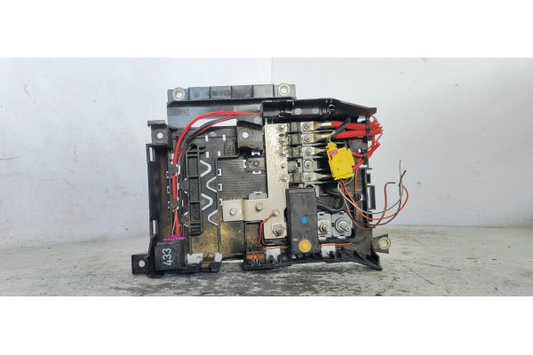 Recambio de caja reles / fusibles para volkswagen touareg (7la) 5.0 v10 tdi dpf referencia OEM IAM 7L0937548  