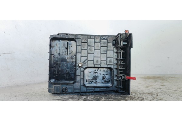 Recambio de caja reles / fusibles para skoda octavia berlina (1z3) edition 100 referencia OEM IAM 1K0937124K  