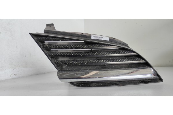 Recambio de rejilla paragolpes derecha para nissan primera berlina (p12) line up referencia OEM IAM   