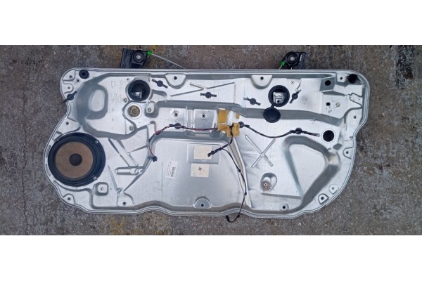 Recambio de elevalunas delantero derecho para volkswagen polo (9n3) 1.4 16v referencia OEM IAM 6Q3837756A 6Q3837402T 