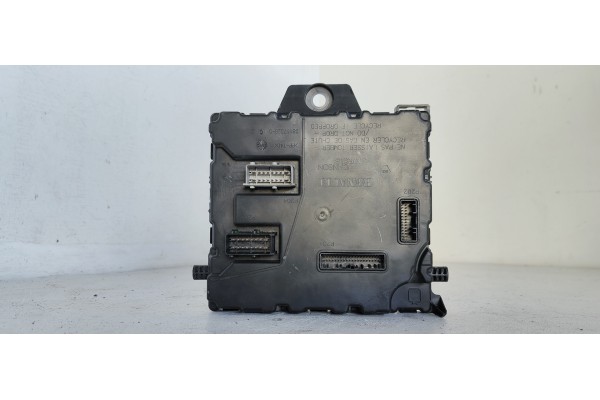 Recambio de caja reles / fusibles para nissan primera berlina (p12) line up referencia OEM IAM 8200870483  