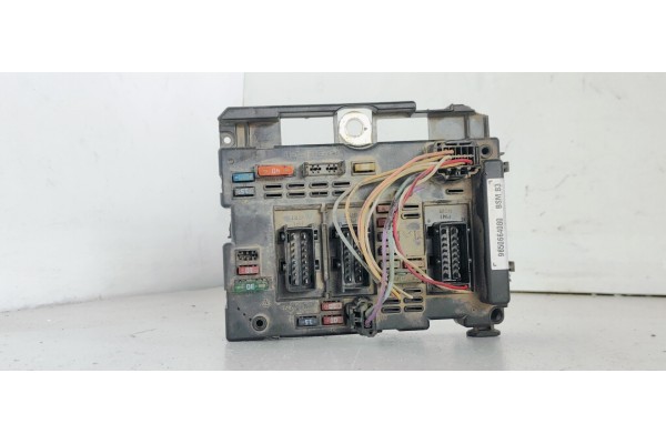 Recambio de caja reles / fusibles para peugeot 206 berlina x-line referencia OEM IAM 9650664080  