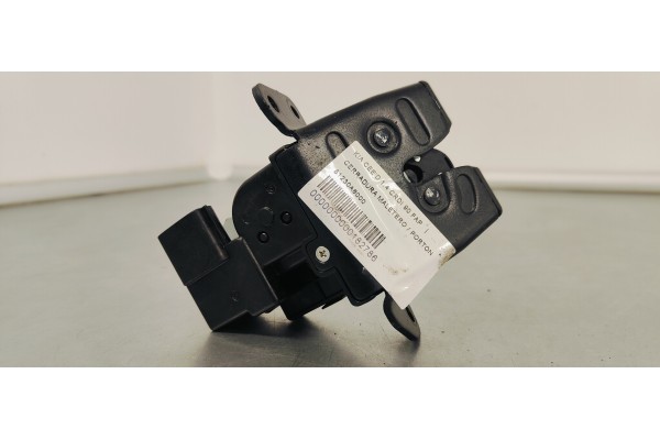 Recambio de cerradura maletero / porton para kia cee´d 1.4 crdi 90 fap referencia OEM IAM 81230A6000  