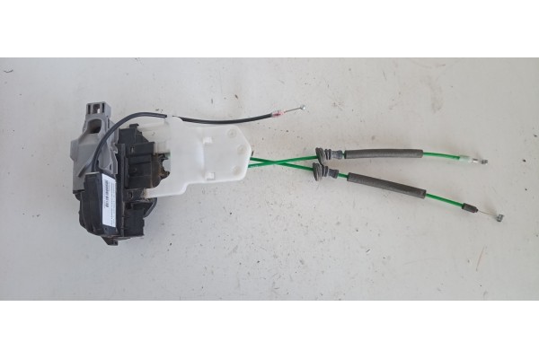 Recambio de cerradura puerta trasera izquierda para hyundai i30 1.6 crdi cat referencia OEM IAM A045035  