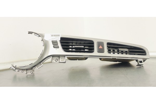 Recambio de rejilla aireadora para kia cee´d 1.4 crdi 90 fap referencia OEM IAM 97410A2000  