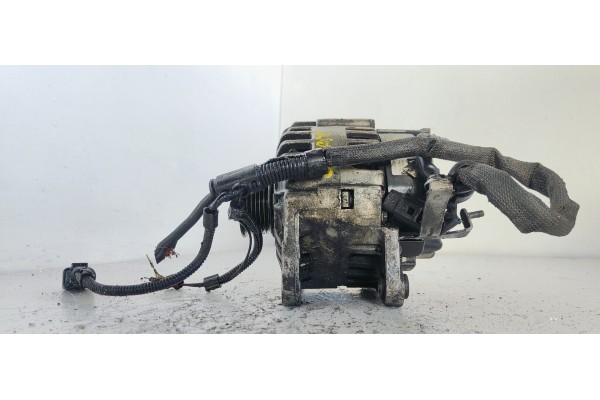 Recambio de alternador para volkswagen polo (9n1) highline referencia OEM IAM 03D903025E  