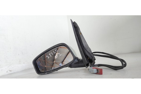 Recambio de retrovisor izquierdo para fiat stilo (192) 1.9 jtd 16v cat referencia OEM IAM E30158459  