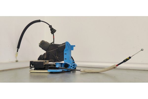 Recambio de cerradura puerta trasera izquierda para kia cee´d 1.4 crdi 90 fap referencia OEM IAM 81410A2000  