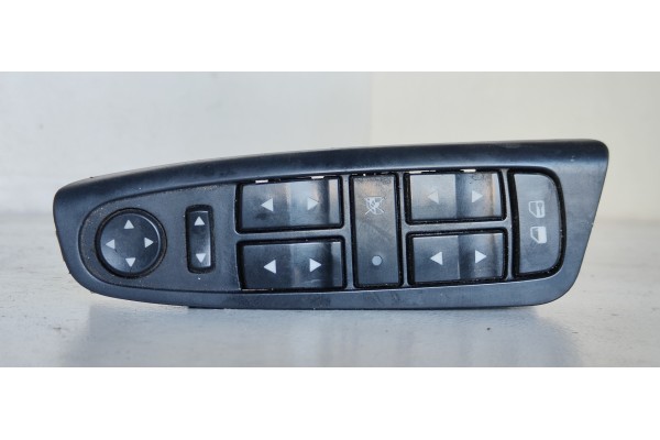 Recambio de mando elevalunas delantero izquierdo para fiat stilo (192) 1.9 jtd 16v cat referencia OEM IAM B569  