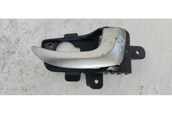 Recambio de maneta interior delantera derecha para hyundai i30 (gd) city s referencia OEM IAM 82623GD000  