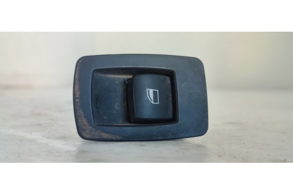 Recambio de mando elevalunas delantero derecho para bmw serie 1 berlina (e81/e87) 116i referencia OEM IAM 15979800279  