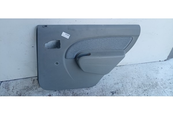 Recambio de guarnecido puerta trasera derecha para dacia logan 1.4 cat referencia OEM IAM   