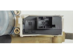 Recambio de elevalunas delantero izquierdo para audi a6 berlina (4f2) 2.4 referencia OEM IAM 4F0959801B  