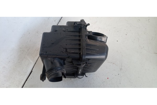 Recambio de filtro aire para hyundai i30 1.6 crdi cat referencia OEM IAM   