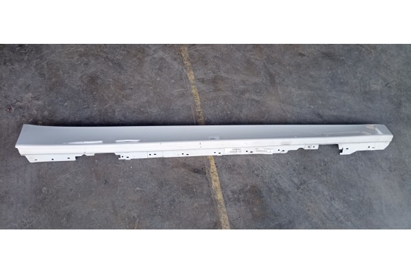 Recambio de faldon lateral para bmw serie 3 lim. (f30) 2.0 turbodiesel referencia OEM IAM   