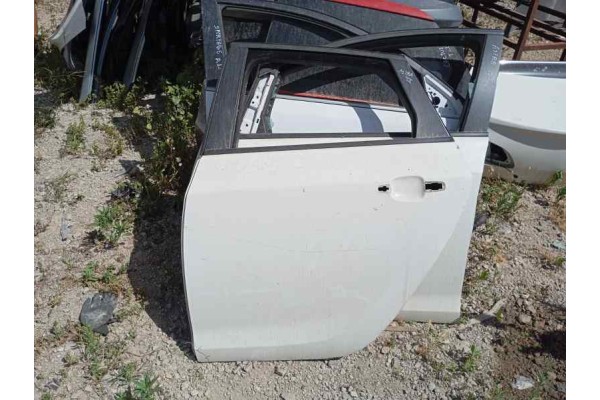 Recambio de puerta trasera izquierda para opel astra j lim. 1.3 cdti 95 fap referencia OEM IAM   