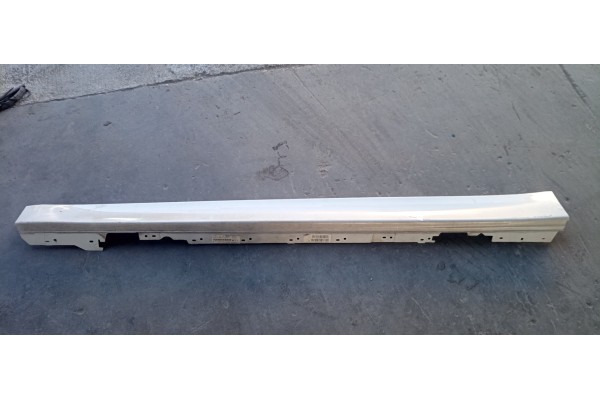 Recambio de faldon lateral para bmw serie 3 lim. (f30) 2.0 turbodiesel referencia OEM IAM   