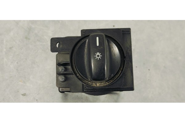 Recambio de mando luces para mercedes-benz clase b (w245) 180 cdi (245.207) referencia OEM IAM 1695451004  