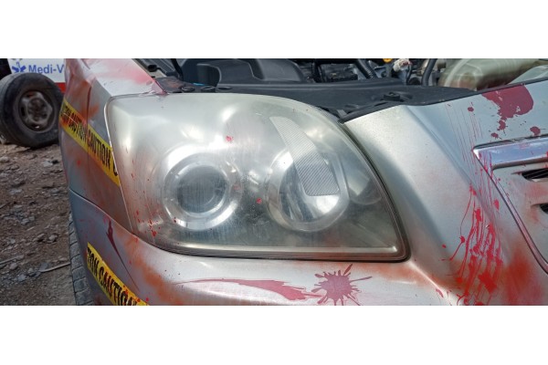Recambio de faro derecho para toyota avensis wagon (t25) 2.2 d-4d sol referencia OEM IAM   