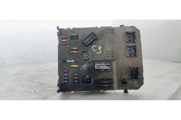Recambio de caja reles / fusibles para citroen c3 1.4 referencia OEM IAM 9650585780  