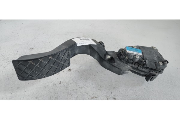 Recambio de potenciometro pedal para audi a6 avant (4b5) 2.5 tdi referencia OEM IAM 8D1723523M  
