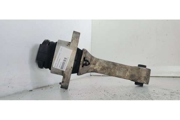 Recambio de soporte cambio para hyundai tucson sle 2wd referencia OEM IAM 21950D3100  