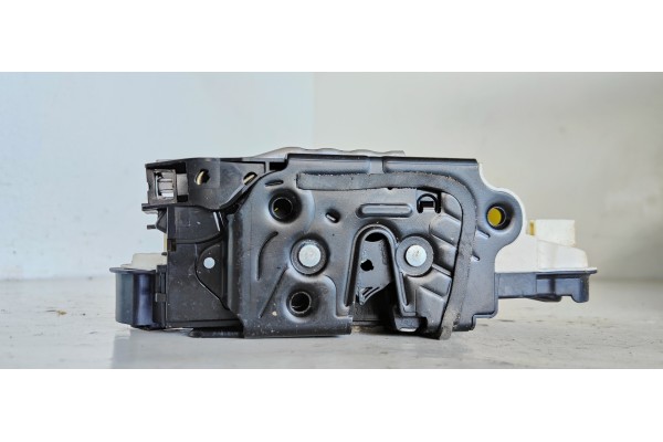Recambio de cerradura puerta delantera izquierda para skoda octavia combi (5e5) ambition referencia OEM IAM 5E1837015  