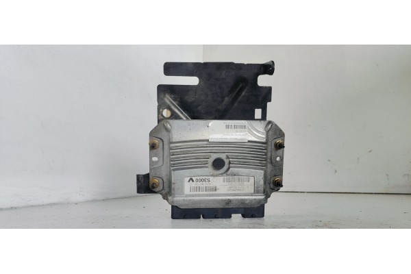 Recambio de centralita motor uce para renault megane ii berlina 3p confort expression referencia OEM IAM 8200387138  