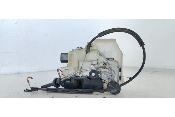 Recambio de cerradura puerta delantera derecha para volkswagen passat berlina (3b3) advance 4motion referencia OEM IAM   