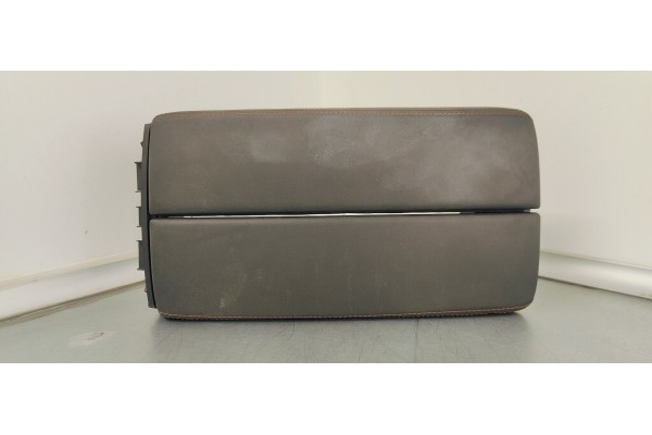 Recambio de apoyabrazos central para peugeot 3008 1.5hdi 130 fap referencia OEM IAM 9810060277  